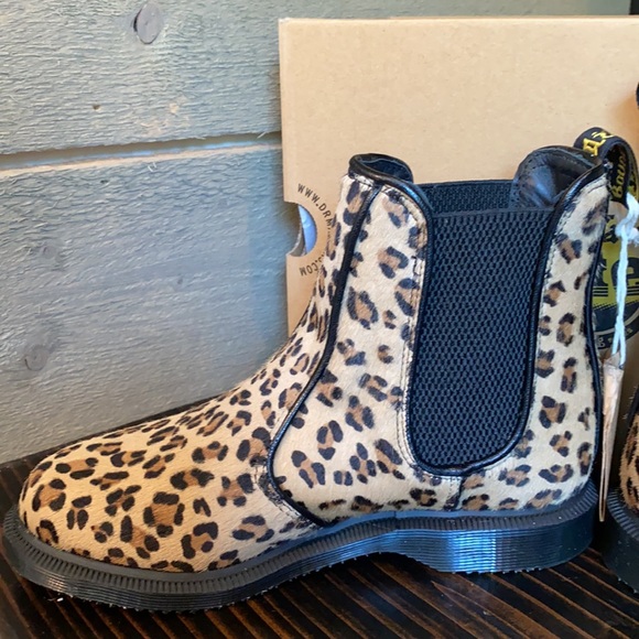 NWT Dr Martens Chelsea Boots In Flora Leopard - Picture 7 of 17